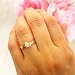 Imagen de Dazzlingrock Collection Anillo de compromiso de oro macizo de 14 quilates con diamantes redondos y baguette de 0