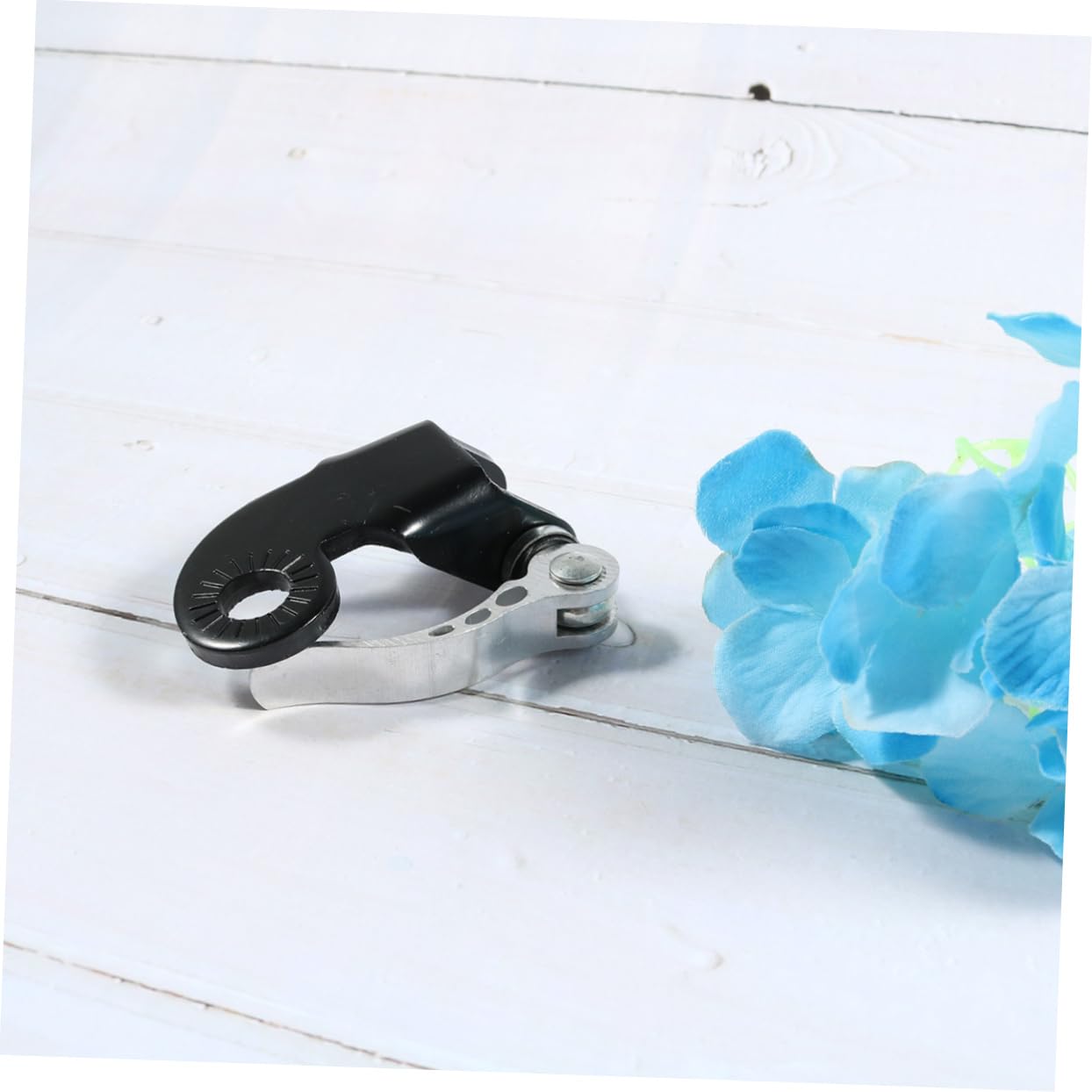 BESPORTBLE 1PCS Bike Trailer Hitch Adapter Durable Metal Linker Coupler for Easy Attachment of Pet and Cargo Trailers Includes Screw for Secure Connection