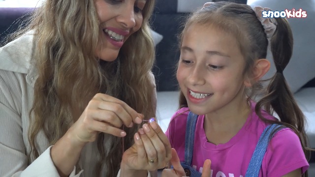 Kit De Perles 2200 Pièces – 32 Types, 25 Couleurs – Bijoux à Créer Pour Filles 5-12 Ans – Loisir Créatif !