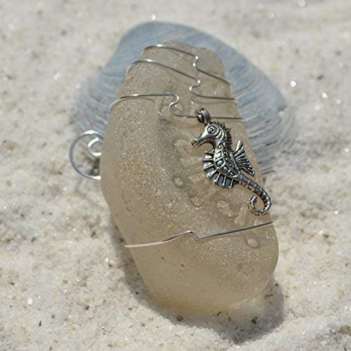 Miniatura 8 de Adorno de cristal de mar con dije de caballo de mar plateado Elige tu color de cristal de mar esmerilado, verde y marrón.