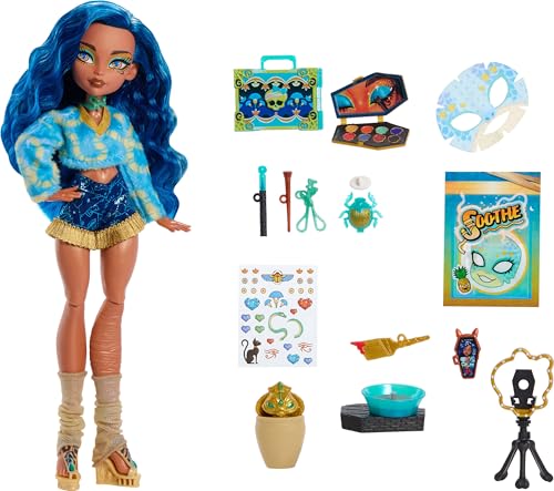 Monster High Self-Scare Secrets Cleo De Nile Doll and Accessories Set with 13 Realistic Surprises Like Pottery Set and Makeup
