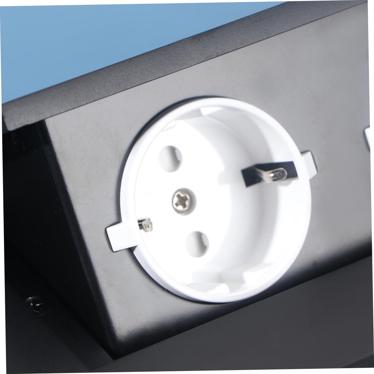 OSALADI Pop Up Steckdose Integriertem Klickmechanismus Runde aus Aluminiumlegierung und Stahl mit 3 Europäischen Steckplätzen in Schwarz für Büro und Konferenzraum