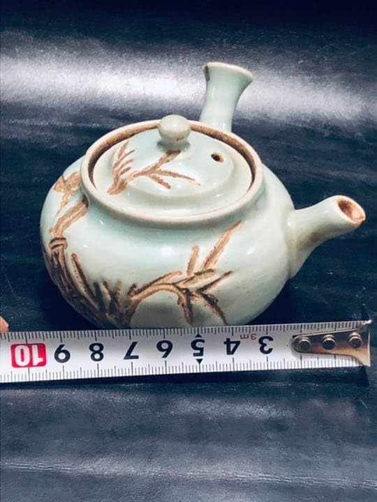 美しい古美術◼️蔵から超可愛らしい淡いブルーの小さな急須が出て来