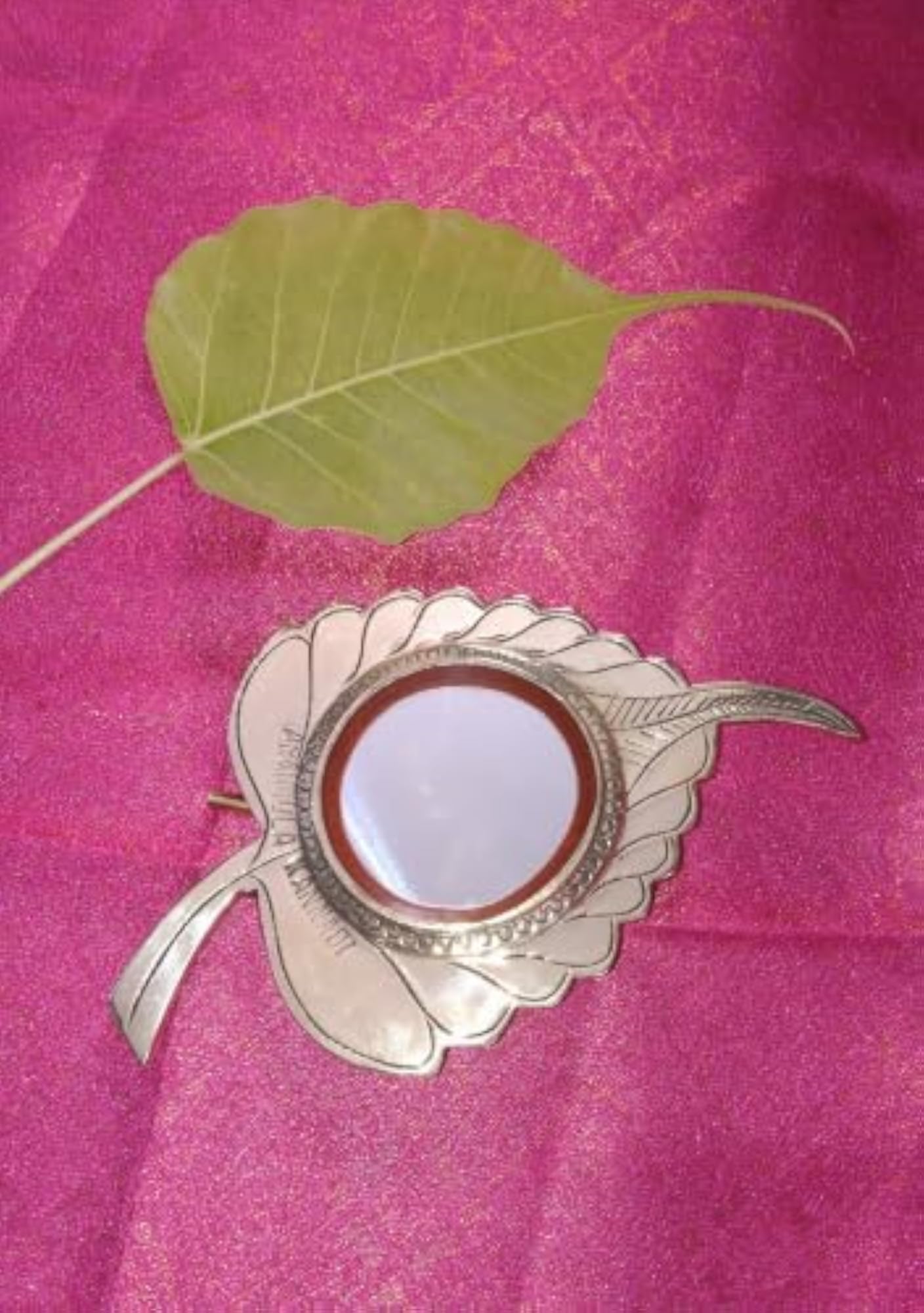 Aranmula Kannadi Krishna Banyan Leaf Model Metal Mirror