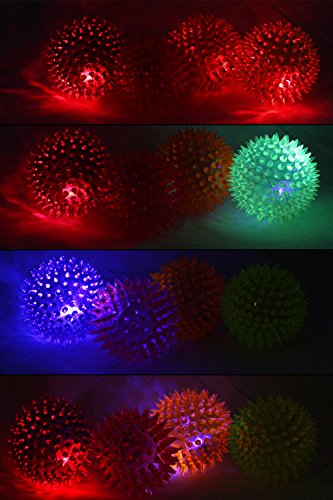 com-four® 4X Blink-Igelball mit LED Licht, Spielball, Blinkflummi, Stachelball, Mitgebsel für Kindergeburtstag, Gummiball Spielzeug - Massageball, Springball, Leuchtball Ø 7 cm [Auswahl variiert]