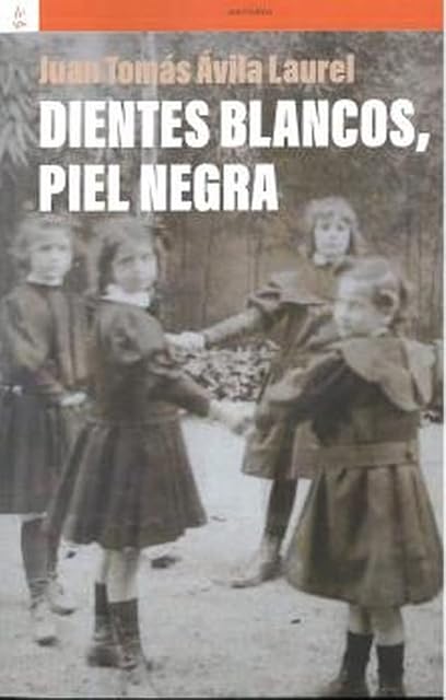 Portada de Dientes blancos, piel negra