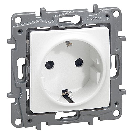 Legrand - 664730 toma 2p+t lat. 16a/230v blanco niloe Ref. 6560801040