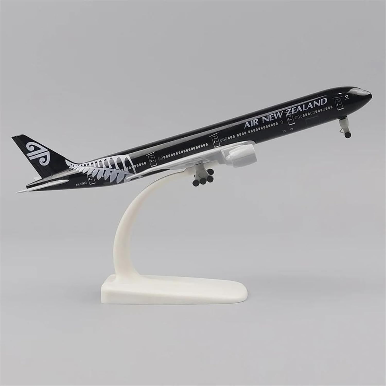 Miniature Scale Metal Aircraft Model 20cm1:400 New Zealand Boeing777 Aviation Simulation Boy Gift Flying Toy Game Kits