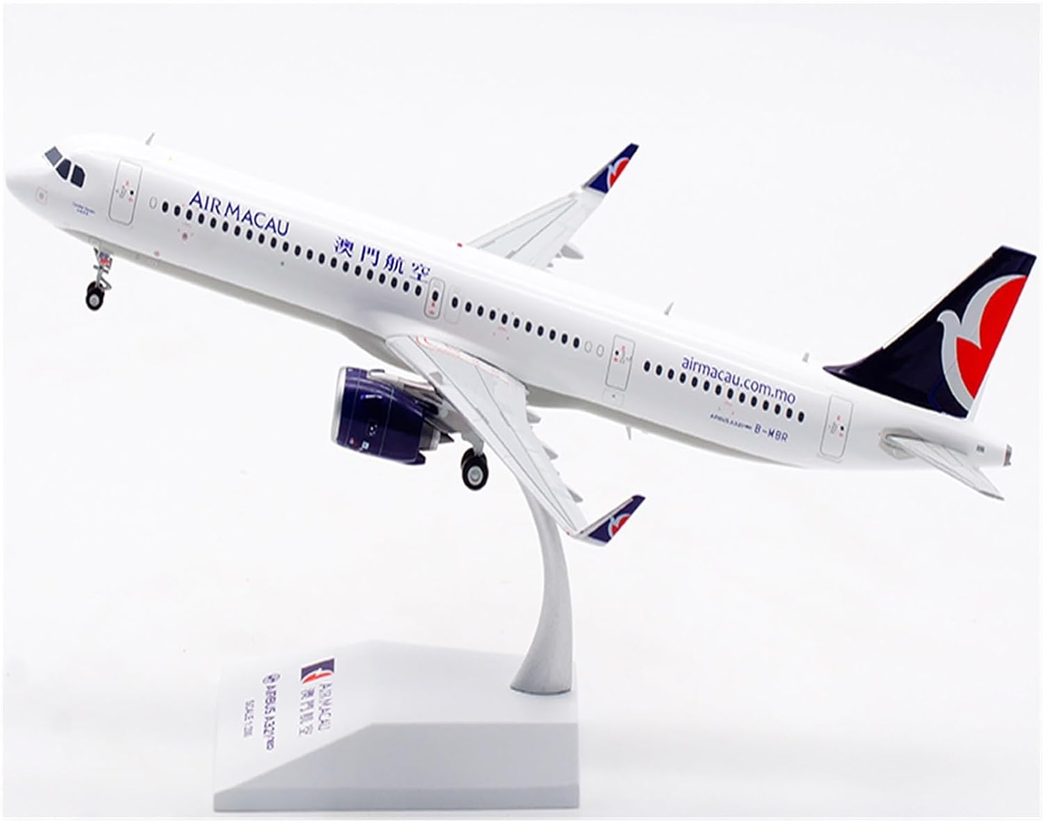 1 200 for JC Wings XX20128 Air Macau Airbus A321NEO B-MBR Alloy Die-cast Aircraft Model Decoration Hobby Playgame Kit