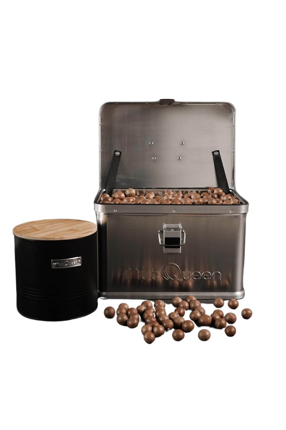 Vorratsset, 10 kg Macadamianüsse in Schale in einer luftdicht abschließenden Aluminiumbox, 1 luftdichte Aufbewahrungsdose aus Blech mit Bambusdeckel (leer)