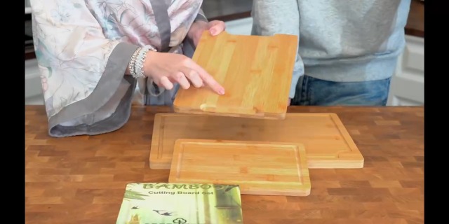 Set de tablas de cortar de bambú con surco para jugos 4 piezas miniatura 7