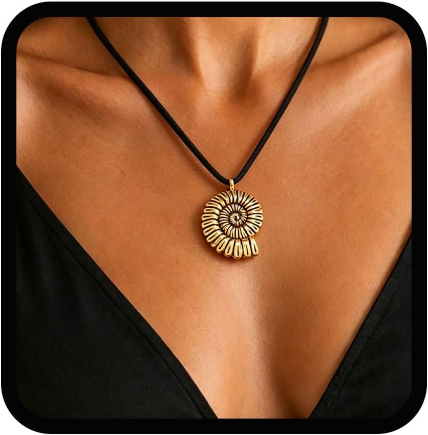 Black Suede Cord Necklace Seashell Conch Pendant Vintage Gothic Leather Jewelry for Women
