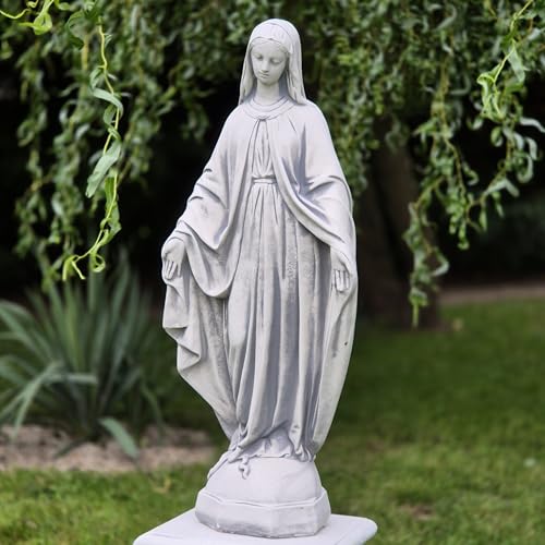 Figure de béton de l'Immaculée Vierge Marie