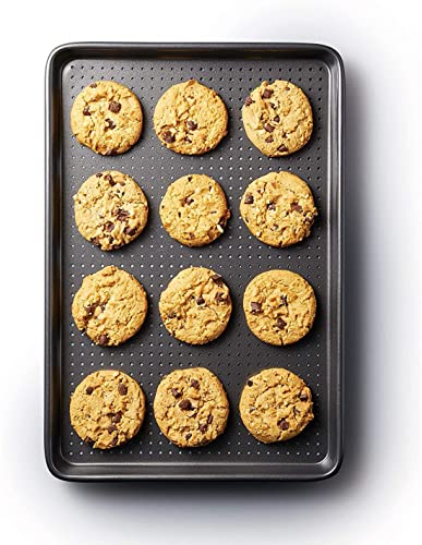 MasterClass Crusty Bake Backblech mit perforierten Löchern, Plätzchenform, Edelstahl-Backformen, 27 x 39 x 2cm, 1 Stück, Schwarz – Ansicht 2