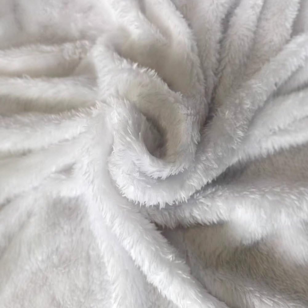 Cape Hanfu Traditionnelle d'automne d'hiver pour Femme, Style Chinois, avec Col en Fourrure Blanche. Idéale pour Le Carnaval Les Fêtes Costumées.