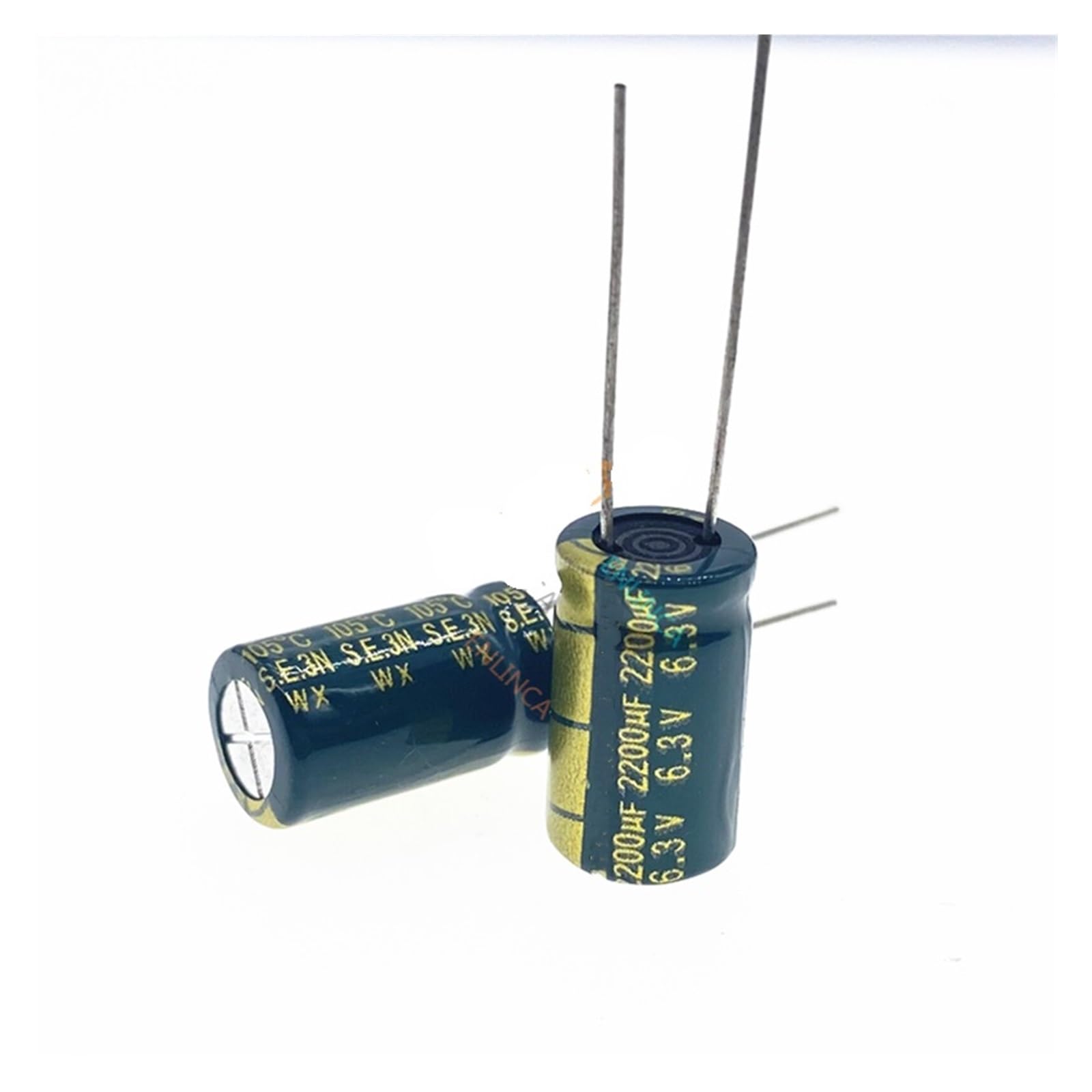 Condensateur électrolytique 2200uf pour réparer la carte mère d'un ordinateur