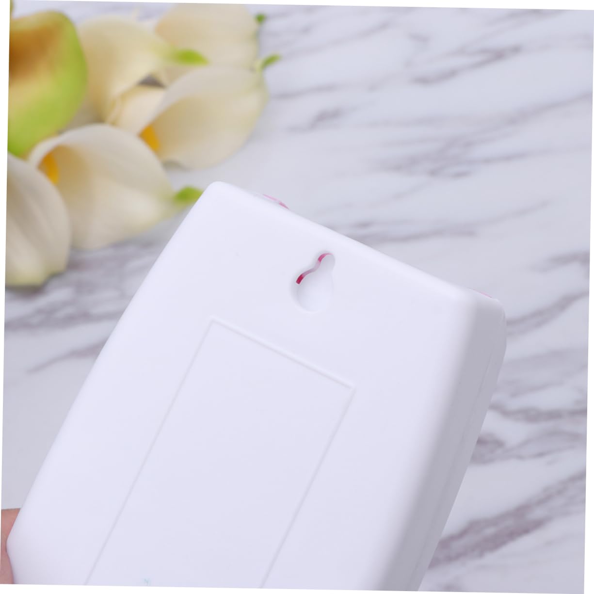 Garneck Squeezer Dispenser Toothpaste Automatic Toothpaste Dispenser Brush Holder Toothpaste Dispenser Kit for Dry Clean Storage Random Style