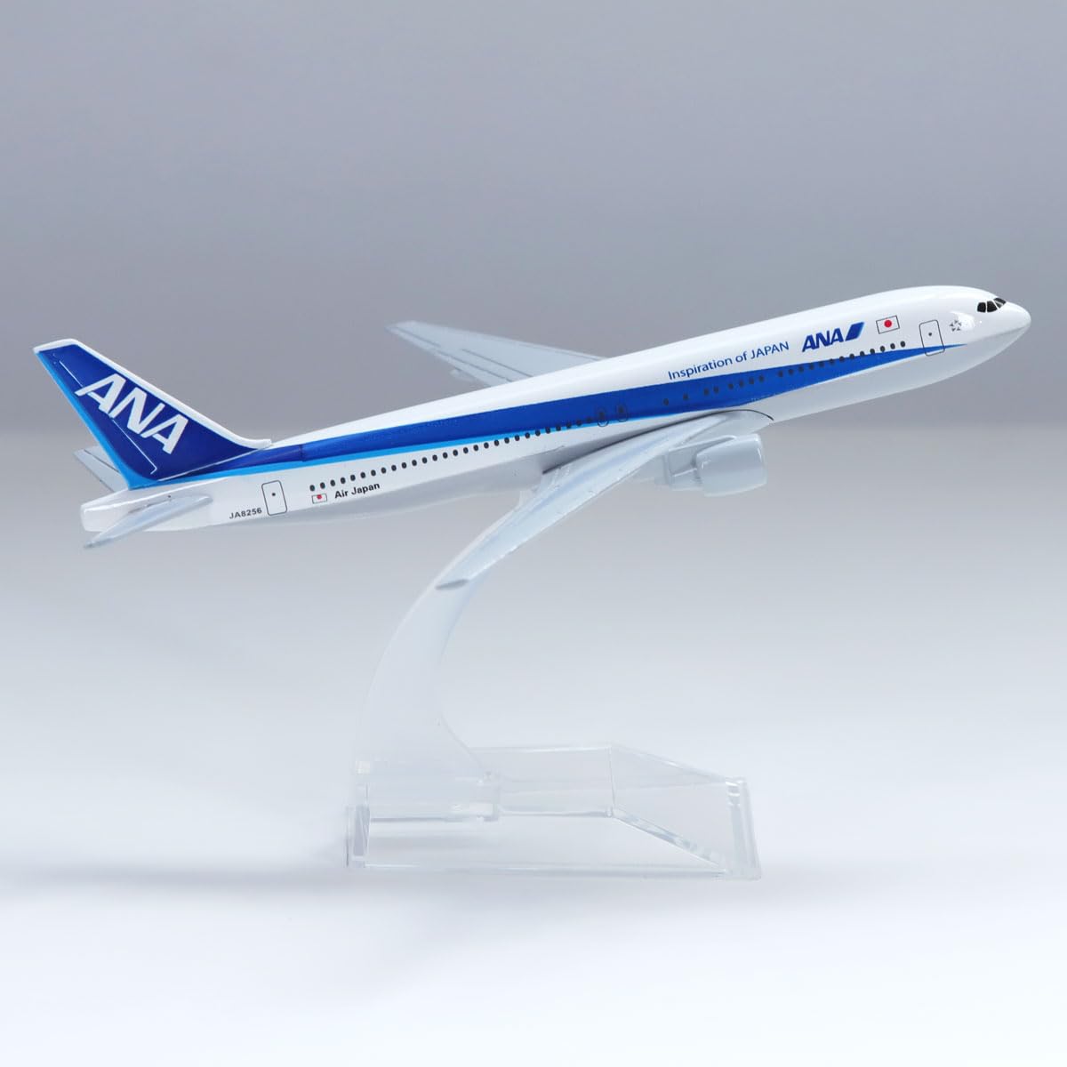 1/400 Boeing 16cm Aircraft Model B777 air ANA Metal die-Casting Static Collection and Display Gift