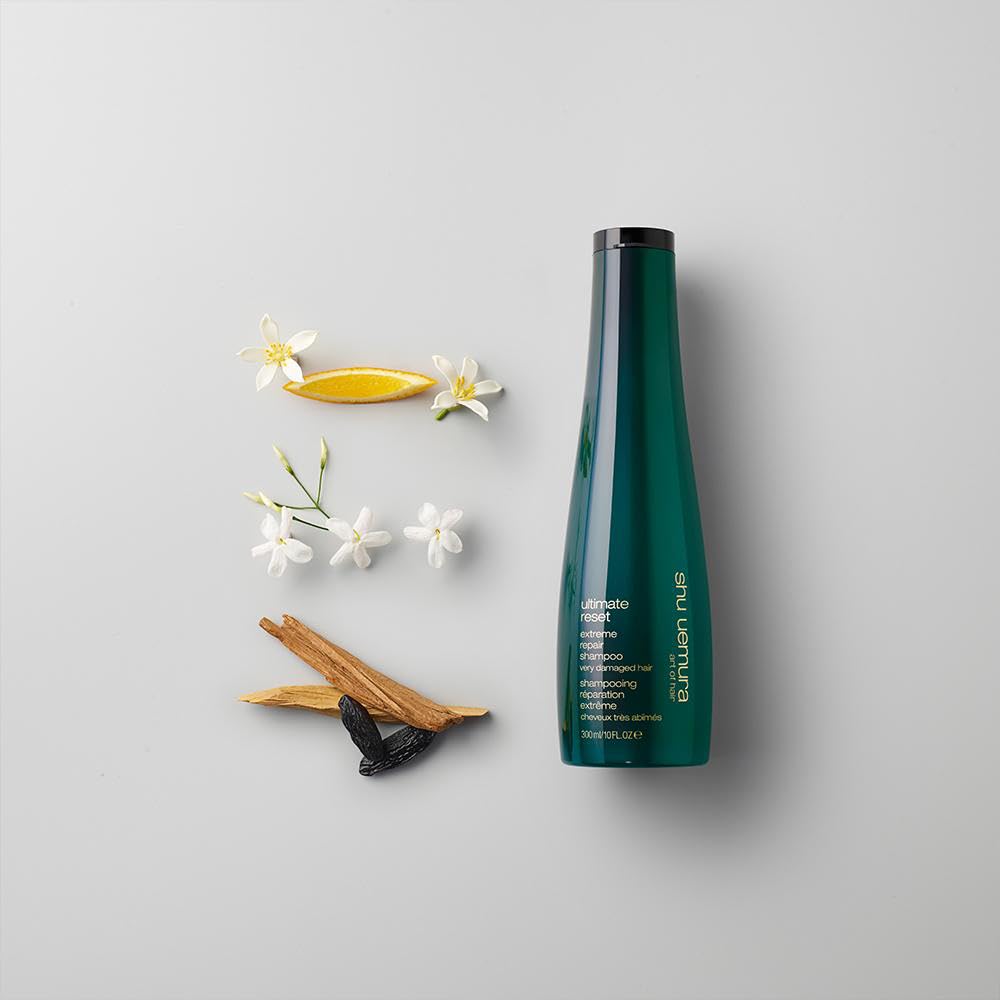 Shu Uemura, Ultimate Reset, Extreme Repair Shampoo, Für strapaziertes und strukturgeschädigtes Haar, Mit japanischem Reisextrakt, Reparatur der Haarfaser und Schutz vor Haarbruch, 300 ml