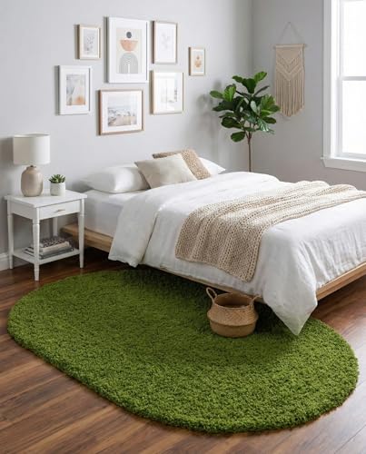 Rugs.com Uber Cozy Solid Shag Rug, 5' x 8' Oval, Grass Green