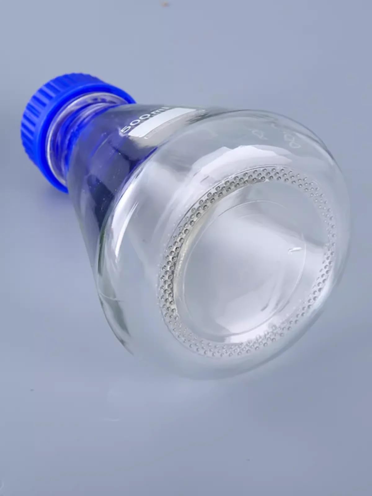Butelka z szkłem borokrzemianowym， Szklana butelka na odczynniki z zakrętką stożkową w kolorze niebieskim, trójkątna, różne rozmiary(500ml)