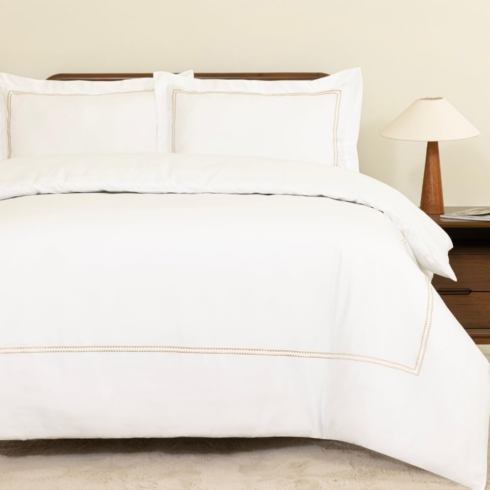 MHG Living Luxury 100% Cotton Duvet Cover Set Double 200x200cm – Mayfair Gold Baratta Stitch Design – Soft, Breathable & Hypoallergenic Bedding – 2 x Pillowcases – Button Closure, Cosy for Winter