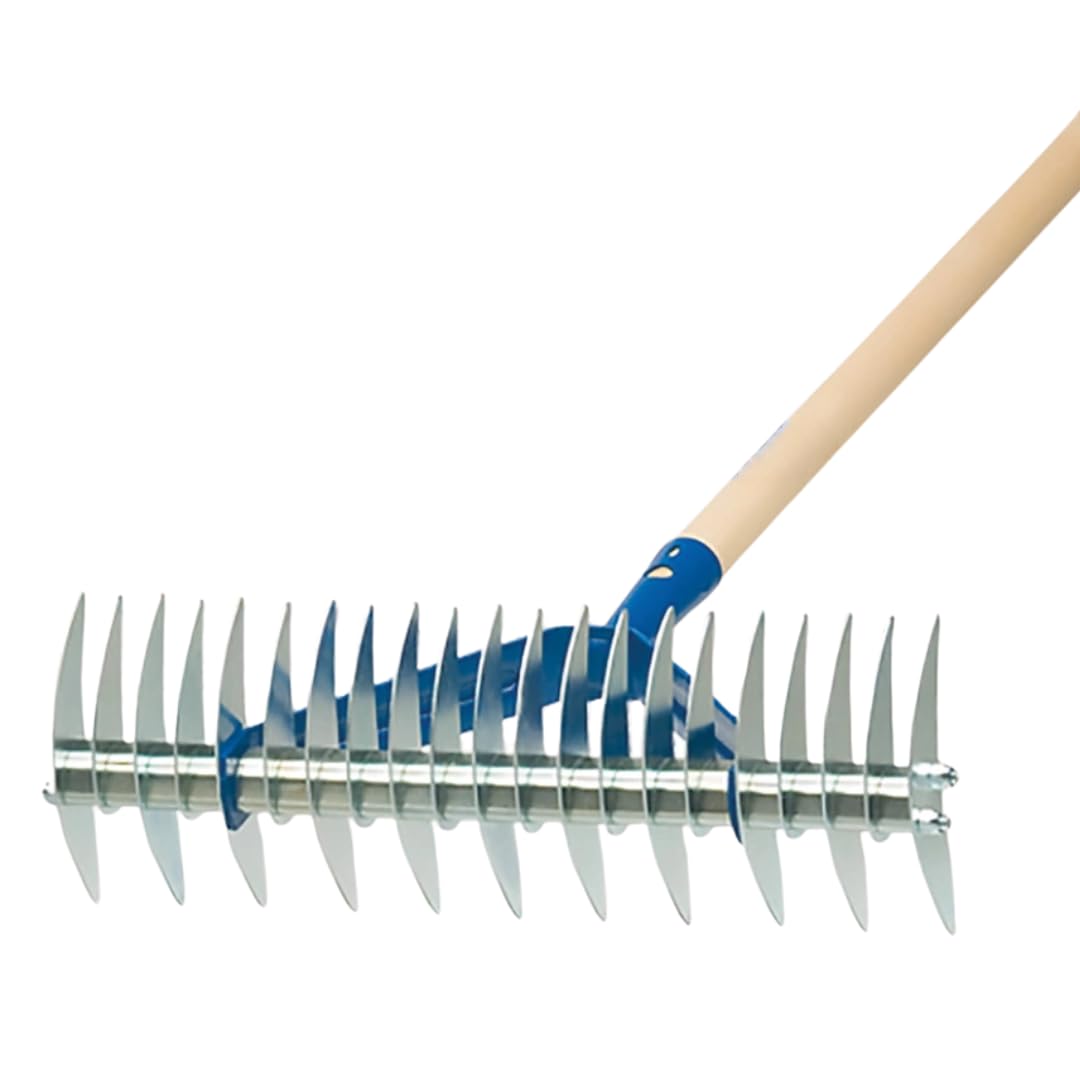 Rastrello Sarchiatore in Acciaio Zincato 32 Denti – 37x13x25 cm – Arieggiatore Manuale per Prato, Attrezzo Professionale per Giardinaggio, Orto, Togli Erbacce, Accessorio Scarificatore (C/MANICO)