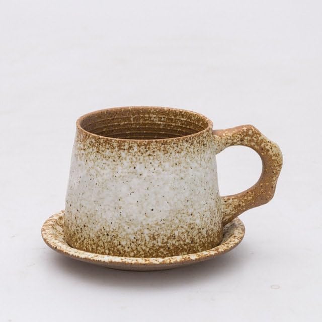 Tasse à café et soucoupe en grès fait main blanc Gohobi au style japonais vintage unique