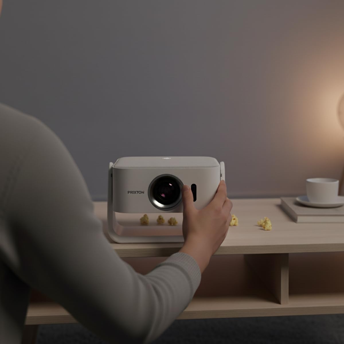 PRIXTON Proyector portátil con WiFi Renoir, 7.000 lúmenes, 280 ANSI lúmenes, Altavoces Integrados (2 x 5 W), Resolución Full HD 1080p LED, Mando a Distancia, 40” a 120”, Conexión HDMI/USB/AC IN