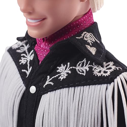 Barbie Le Film Poupée Ken À Collectionner Inspirée Du Film Barbie Avec Tenue À Franges Blanches Chapeau Et Bottes De Cowboy De Couleur Et Bandana - vue 7
