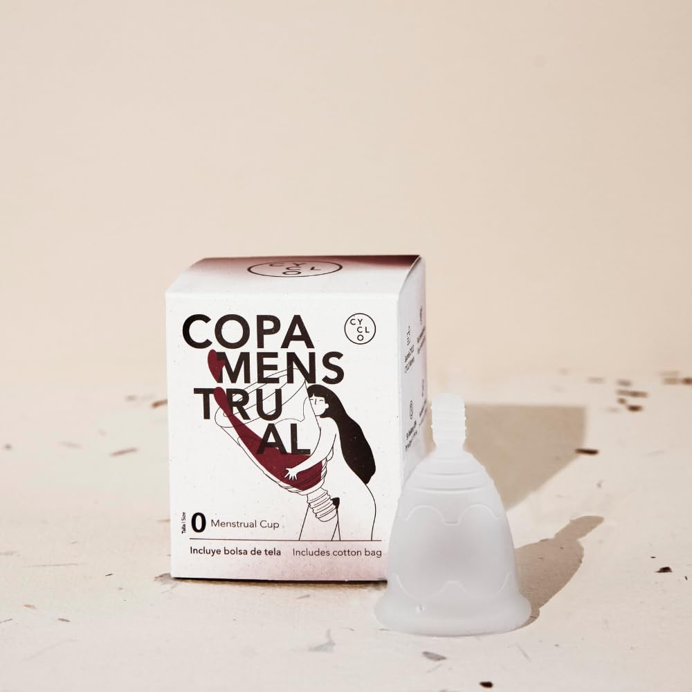 Copa Menstrual Cyclo Nature Talla 0. Ideal para Adolescentes. Fabricada en España con 100% silicona de grado médico biocompatible, vegana y reutilizable.