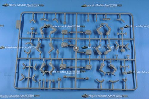 Master Box German Infantry ON The March, WW II ERA 6 Figures 1/35 35137