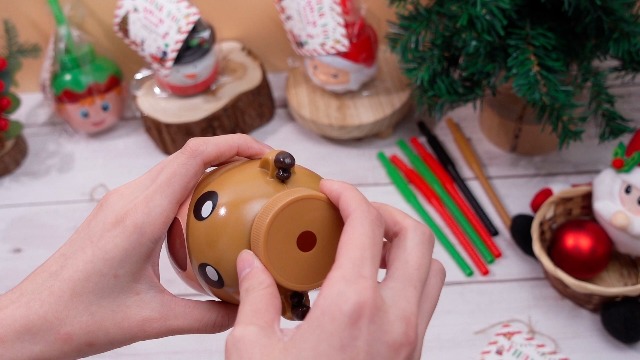 Sliner Weihnachtsbecher Mit Strohhalm-Deckel – 10 Stück Wiederverwendbare Kunststoffbecher Für Festliche Partys