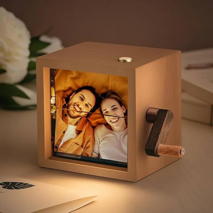 Custom Photo Flipbook Frame Animation Machine Mechanical Hand-cranked  Flipbook Box Photo Album with Light Unique Valentine's Day Gifts :  Amazon.in: Home & Kitchen