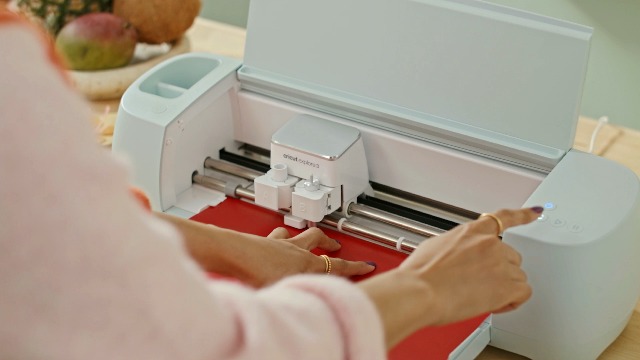Amazon.com: Cricut Deluxe All-in-One Materials and Accessories