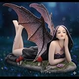 Comfy Hour Żywica 15 cm duch las wróżka leżąca na łąkach figurka