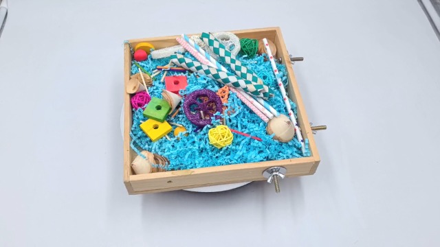 Jinkoozz Bird Foraging Toys Box, Wooden Parrot Shredding Toys Box, Bird Chewing Toys, Birdcage Accessories, Suitable for Small Birds Parakeets Cockatiels Love Birds Conures - image 7