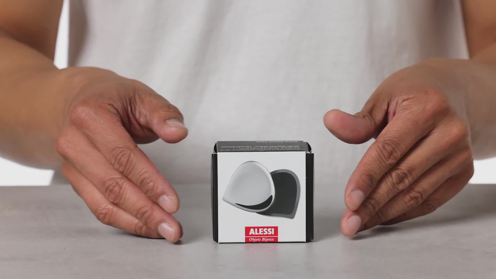 Amazon.com: Alessi Chestnut Pill Box Aleesi CHB01 Chestnut Pill