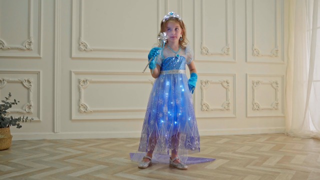 Disfraz niña princesa de nieve azul con accesorios miniatura 7