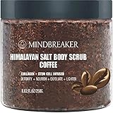 UN ARMA CONTRA LA CELULITIS: Aplica un poco de exfoliante de sal del Himalaya en tus dedos y comienza a masajear las zonas donde tienes celulitis de forma lenta y profunda, con movimientos circulares y ascendentes. El aumento de la circulación sanguínea y la producción de colágeno harán que esos hoyuelos desaparezcan y la firmeza de tu piel reaparezca. No más exfoliaciones irritantes para la cara o el cuerpo.