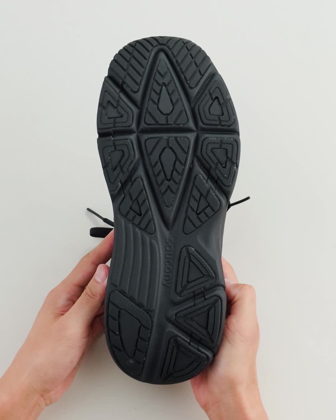 Amazon | [saucony] ガイド 19 TRIPLE BLACK 25.0cm メンズ | saucony
