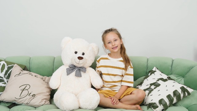 Oso De Peluche Con Pastel | Suave Y Abrazable | Tamaño Compacto | Ideal Para Niños, Adultos Y Coleccionistas | Regalo Para Cumpleaños Y Ocasiones Especiales