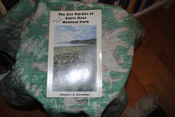 Paperback The Sea Turtles of Santa Rosa National Park Book