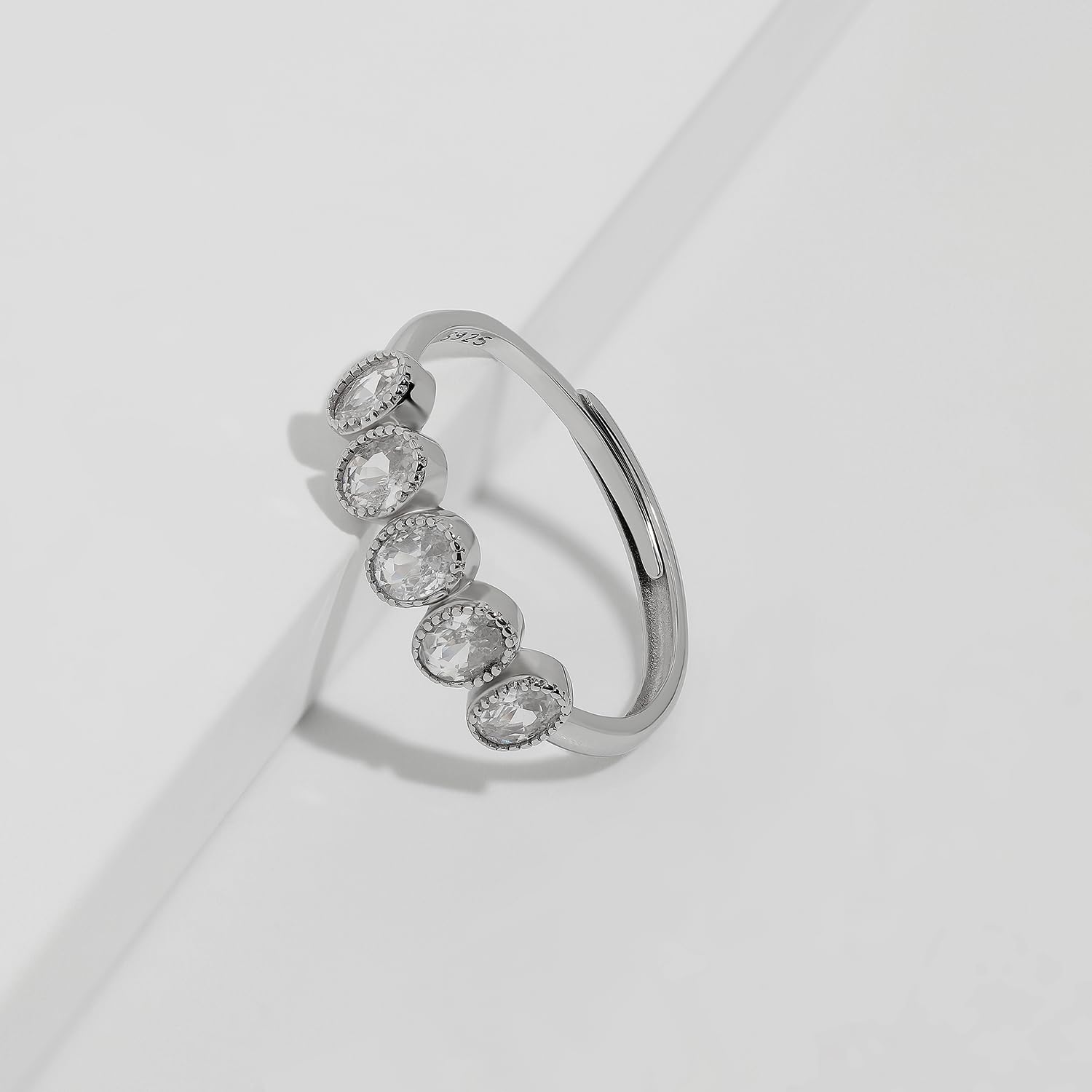 Anillo de Diamante Ovalado Meissa para Mujeres y Niñas, Anillo de Compromiso de Plata de Ley 925, Anillo de Promesa, Banda de Eternidad Apilable de Circonita Cúbica, Tamaño Ajustable 4.5-18.5