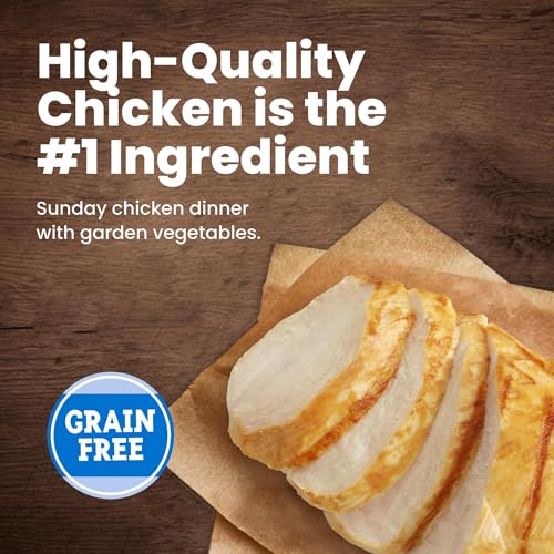 Blue Buffalo Family Favorite Recipes Sunday Chicken Dinner in Gravy Natural Wet Dog Food for Adult Dogs, Grain-Free Recipe with Natural Ingredients, Vitamins & Minerals, 12.5-oz. Can (12 Count)