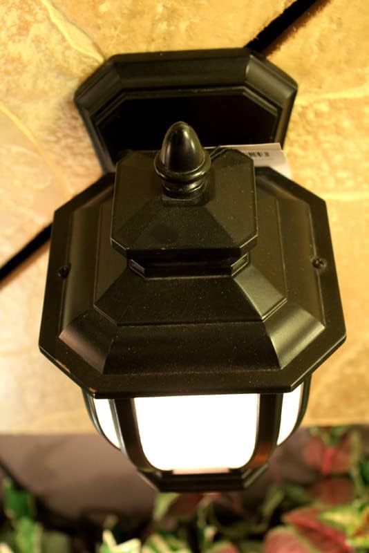 Miniatura 3 de Kichler Salisbury - Lámpara de pared para exteriores de 10.25 pulgadas con vidrio de lino blanco en bronce frotado