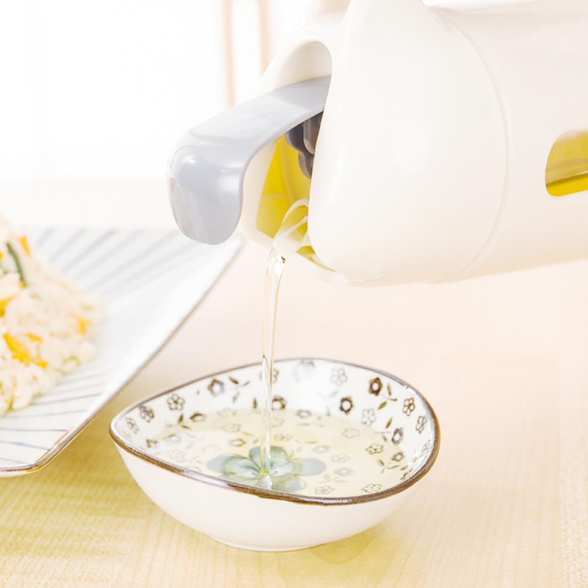 Auto Flip Olive Oil Dispenser Bottle with Cap for Kitchen Cooking