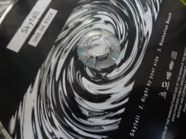 Amazon.co.jp: ONE OK ROCK CD Skyfall(会場限定盤) ワンオク : おもちゃ