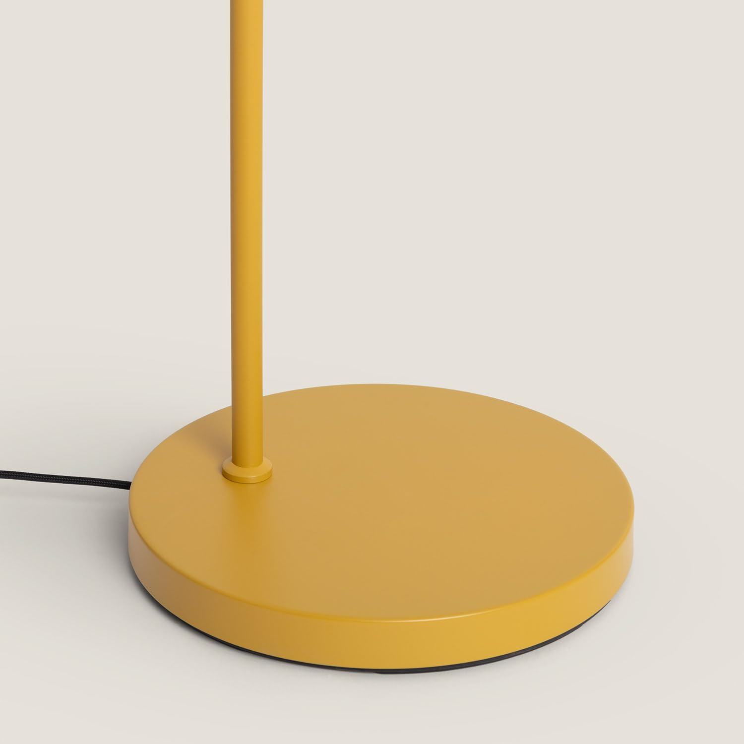 LEDKIA Lámpara de Pie Metal Luise Amarillo
