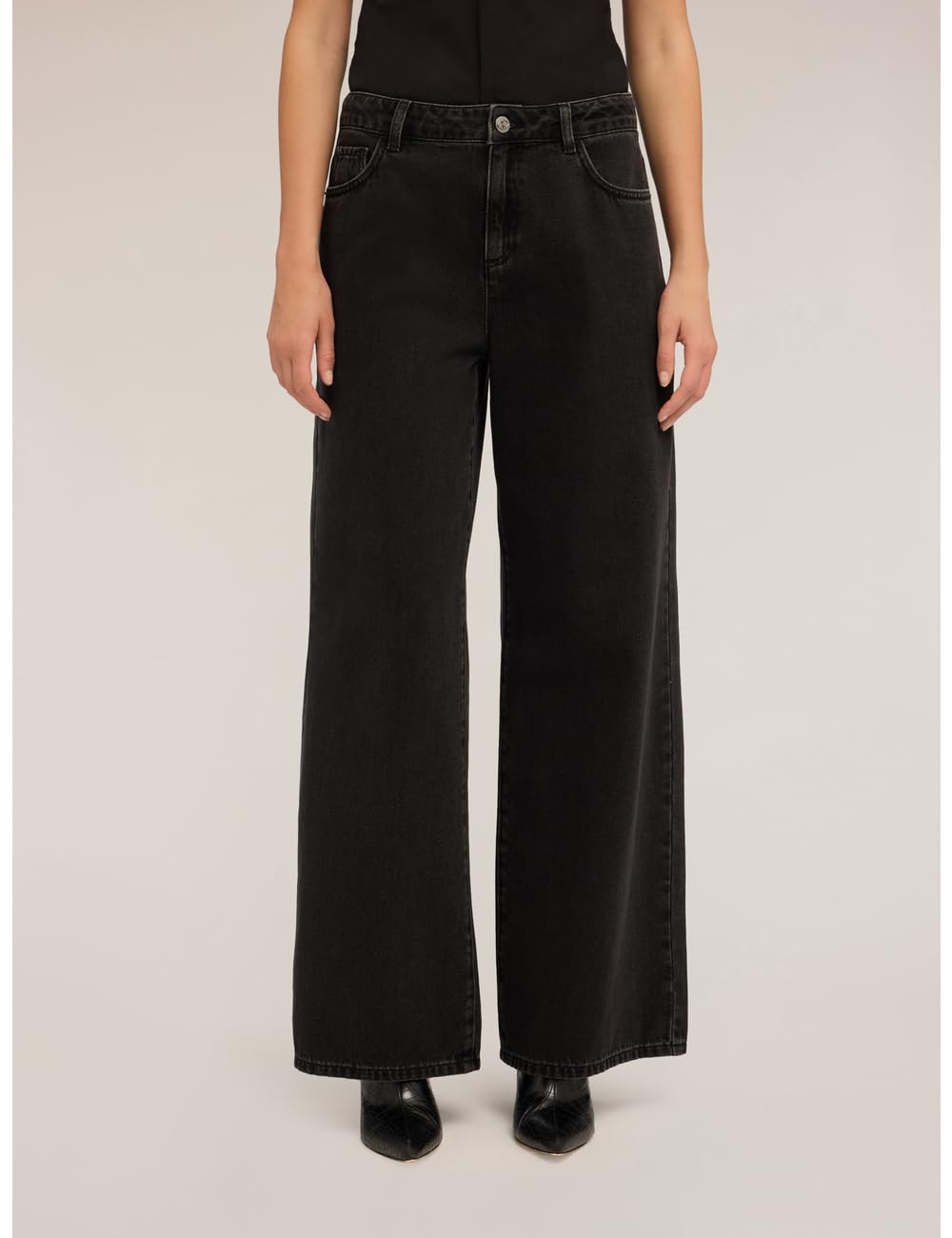 Motivi: Jeans Wide Leg Slouchy Neri. Stagione Autunno Inverno 2025